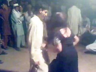 सेक्स या पोर्न सेक्सी भारतीय पत्नी सफेद मुर्गा के साथ सेक्सी लंड