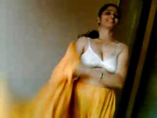 ऑनलाइन नि: शुल्क अश्लील फिल्मों रंजनी.. घर का बना भारत