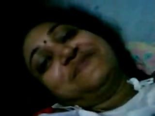 Xxx नि: शुल्क सेक्स प्यारी जनता में बंगाली देसी चाची