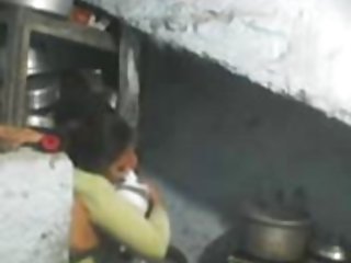 भारतीय आदमी सांचा ठीक करें और उसकी चाची के साथ माँ