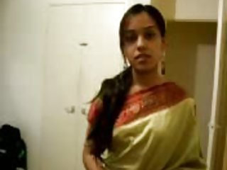 पूर्ण अश्लील फिल्म सेक्सी किशोरों उसके स्तन से पता चलता है उसे स्तन सेक्सी