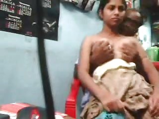 नि: शुल्क अश्लील वीडियो देसी लड़की हो रही एक दुकान में जोड़ा देसी